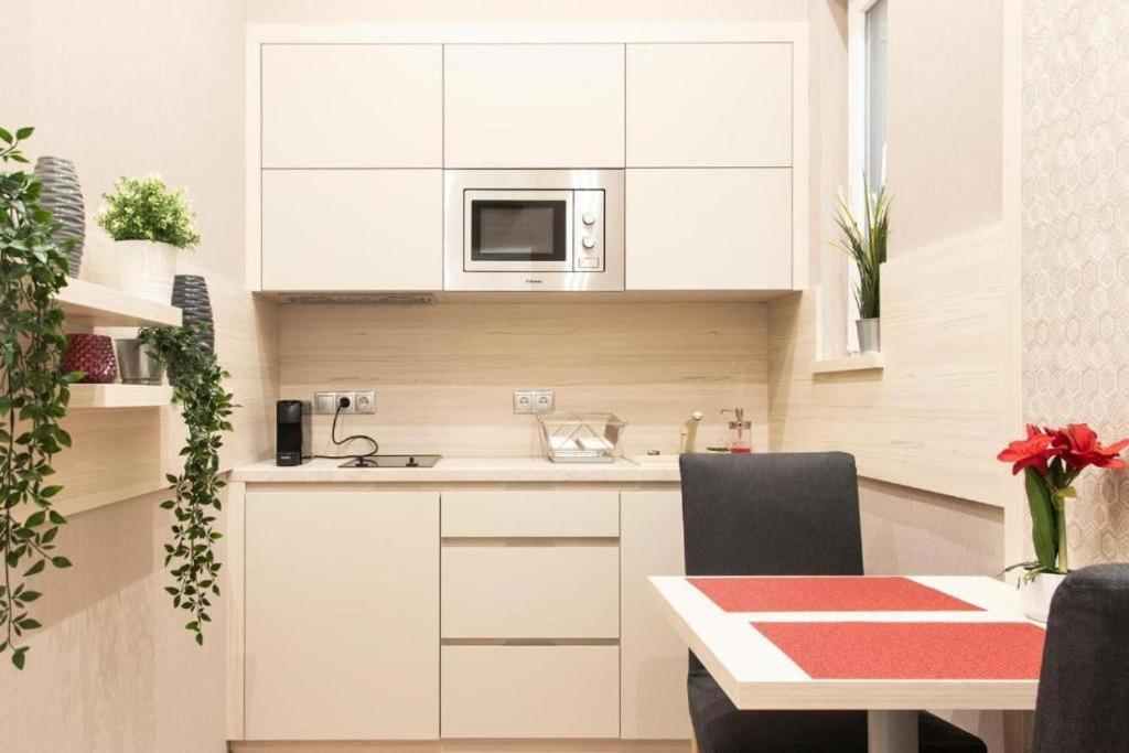 Budapest Revay Apartments מראה חיצוני תמונה