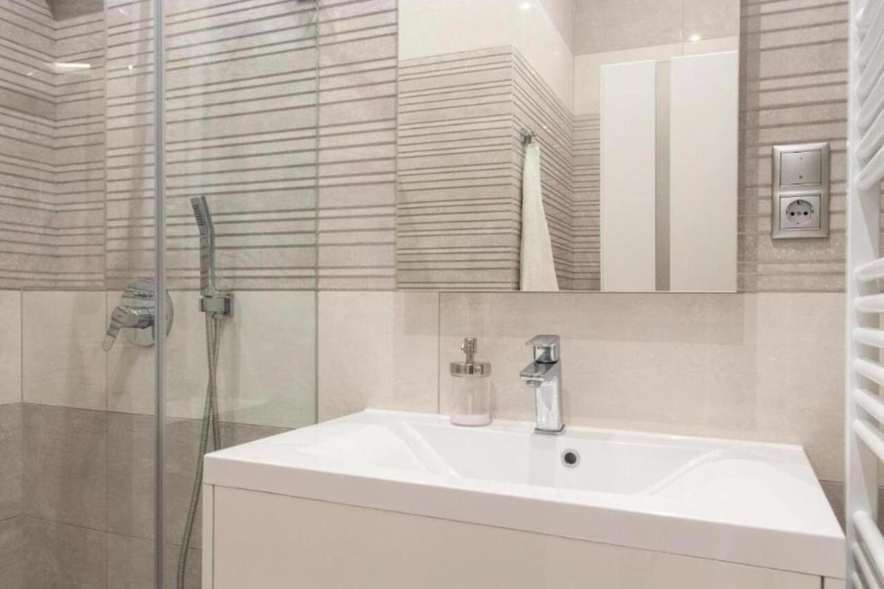 Budapest Revay Apartments מראה חיצוני תמונה